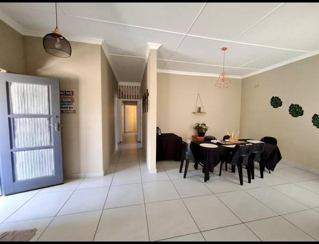 6 BEDROOM HOUSE FOR SALE IN LINMEYER